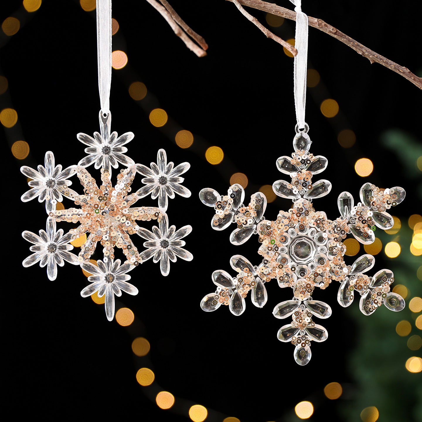 Blitzen light catcher garland – acrylic sequined ornament for Christmas trees and windows

Transparent Blitzen sequined garland – acrylic Christmas ornament with festive shine –