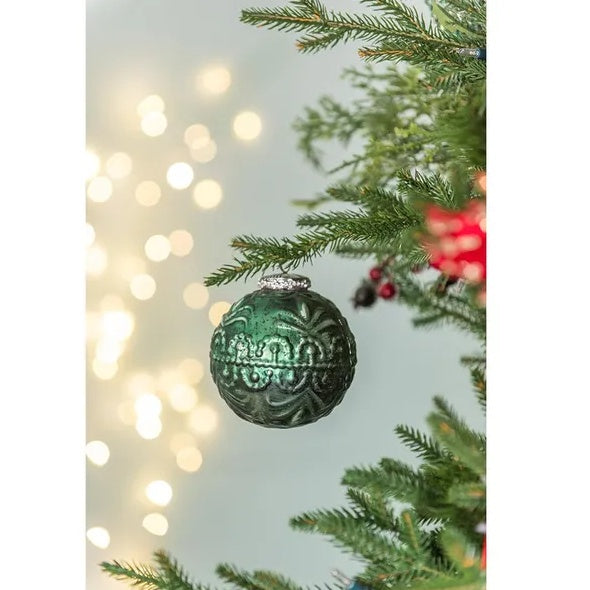 Vixen 6-piece glass ornament – 90% glass, 10% aluminum, a truly mesmerizing addition to Christmas tree branches